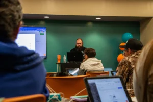 Blog 7 Shawn Derrick speaking at a Legacy Sales Engineering sales process workshop for contractors